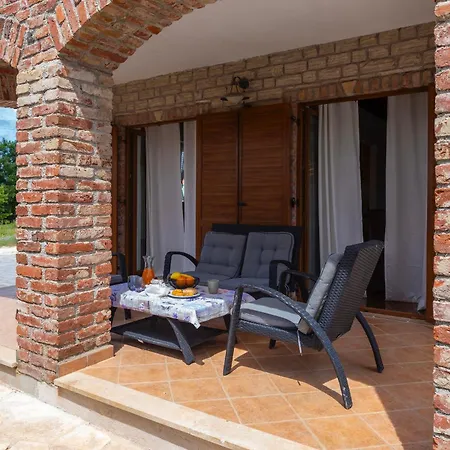 La Villa *