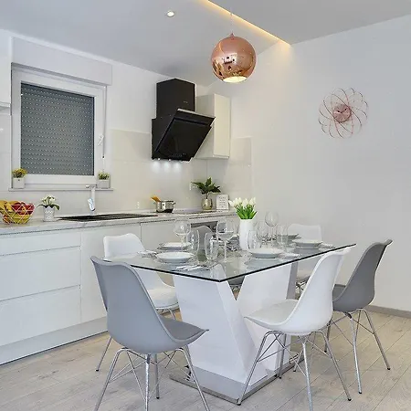 La Vita Holiday home Diminici