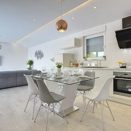 La Vita Holiday home Diminici